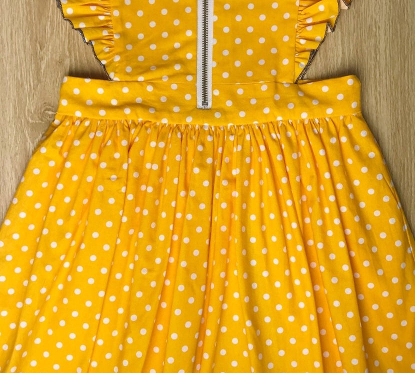 How to - Exposed Zipper on the Bebekins Polly Pinafore - Sewing Gem