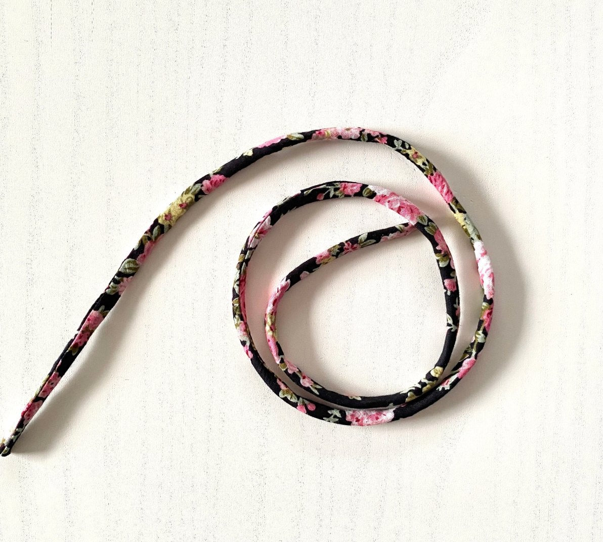 Rouleau Straps With A Loop Turner - Sewing Gem