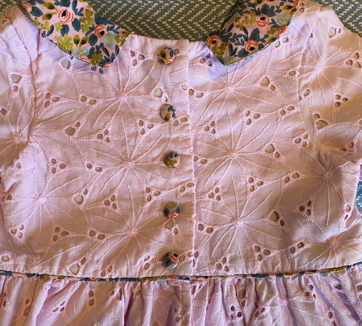 Self-Covered Buttons - Sewing Gem