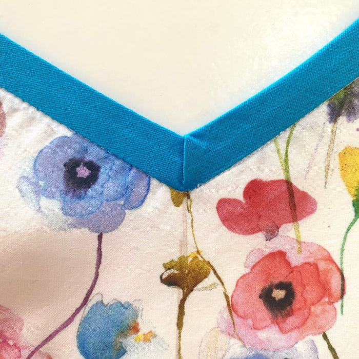 Using Bias Binding To Bind A V-Neck - Sewing Gem