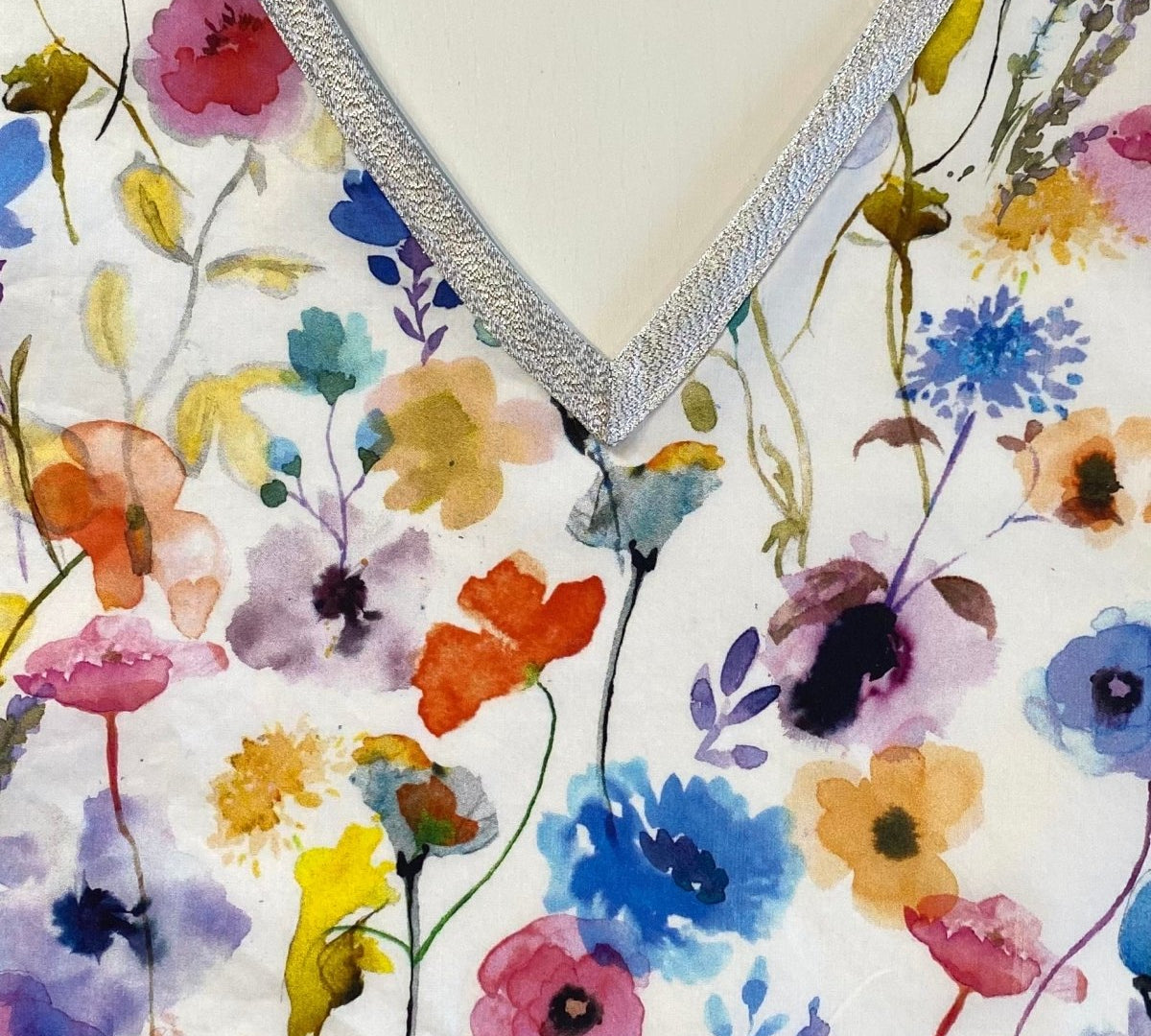 Using Bias Binding To Create A V-Neck - Sewing Gem
