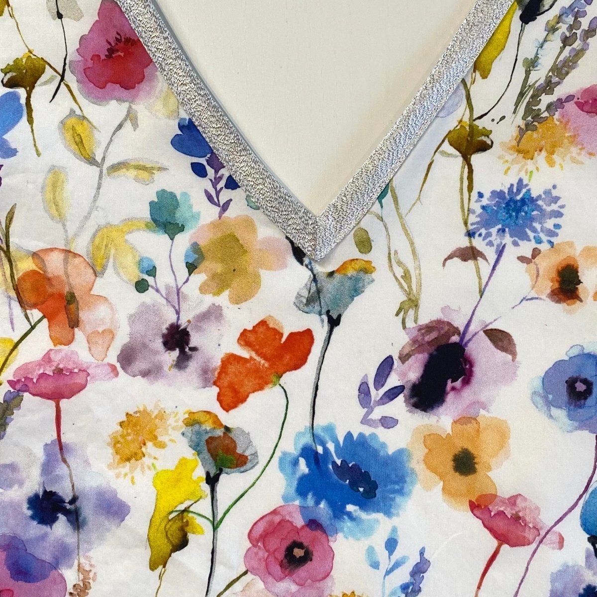 Using Bias Binding To Create A V-Neck - Sewing Gem