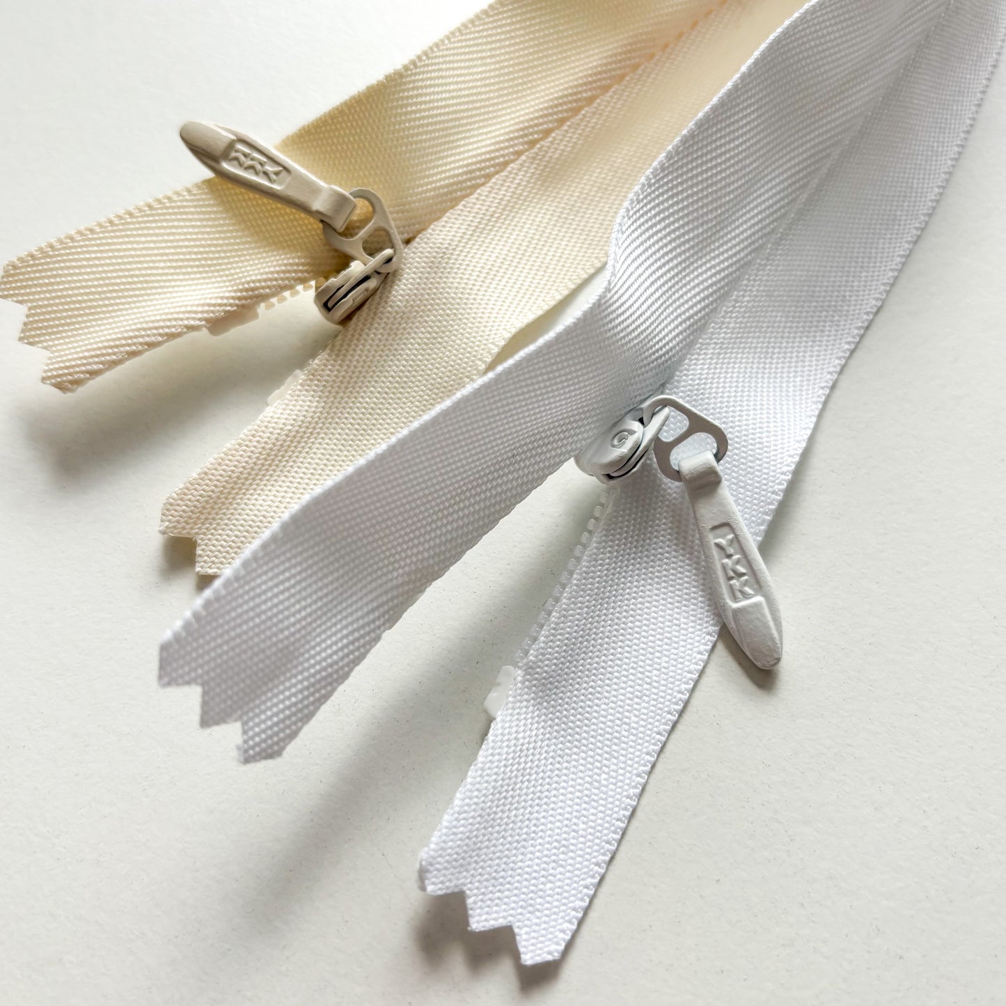 YKK Zipper - Invisible Bridal Wear Zip #5 - 45.7cm (18")