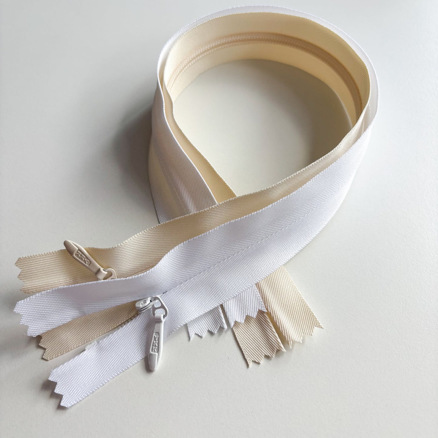 YKK Zipper - Invisible Bridal Wear Zip #5 - 45.7cm (18")