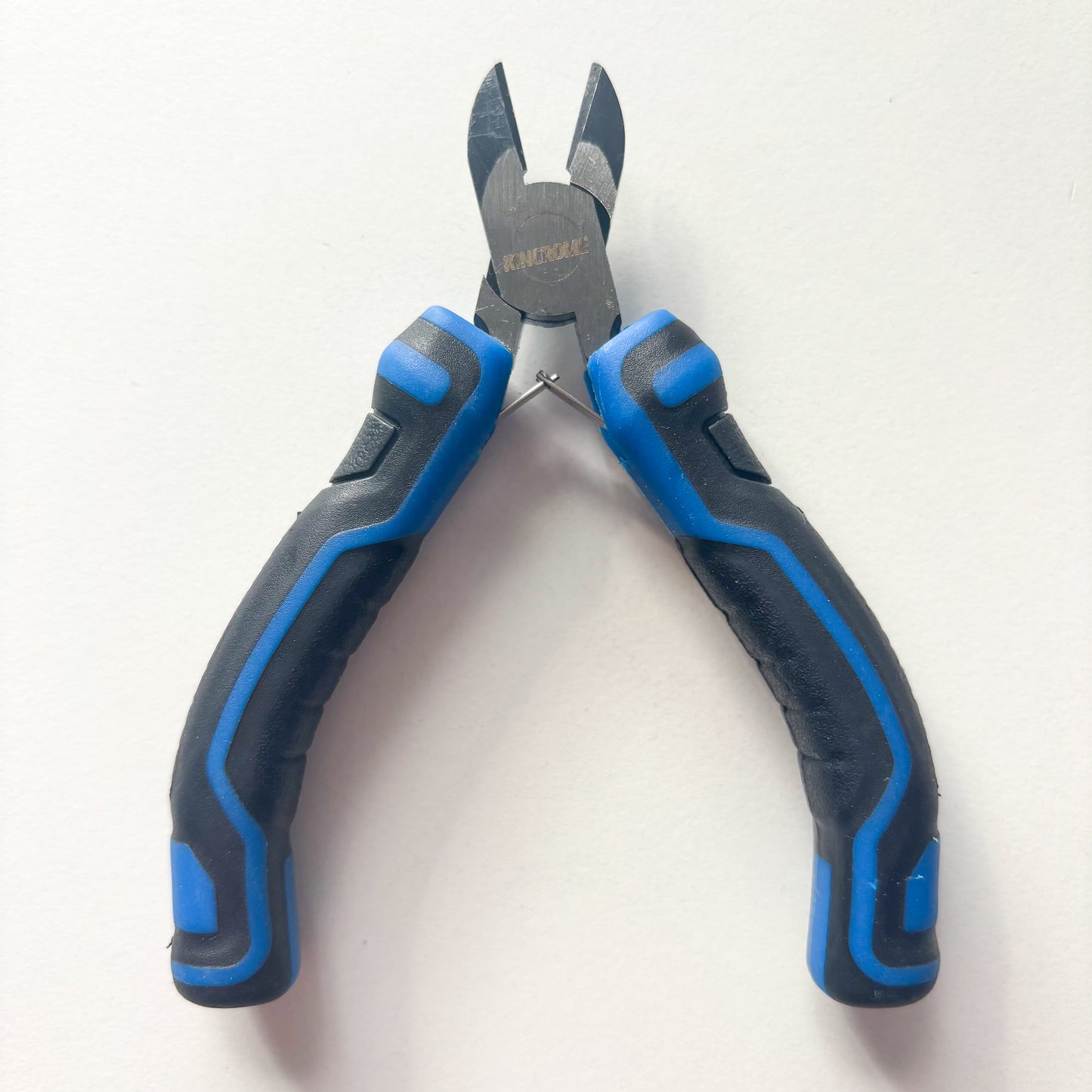 Kincrome Diagonal Cutters for Spiral Steel Boning - 2 options