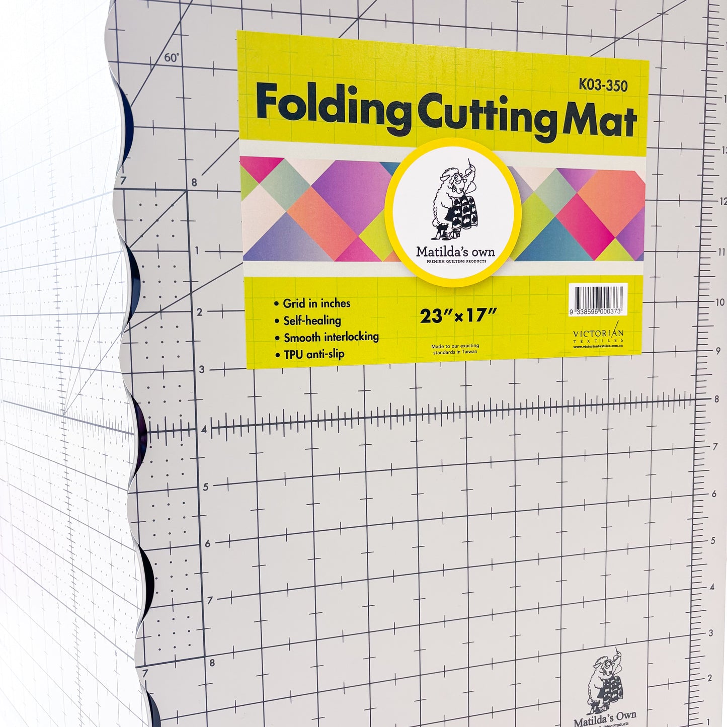 Matilda's Own - Folding Cutting Mat  23 x 17" (57 x 42cm)